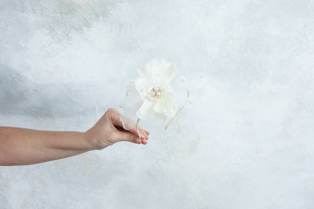 Bow ivory fascinator - OlhaHeadband