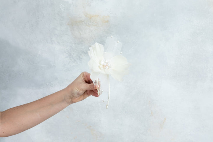 Bow ivory fascinator - OlhaHeadband