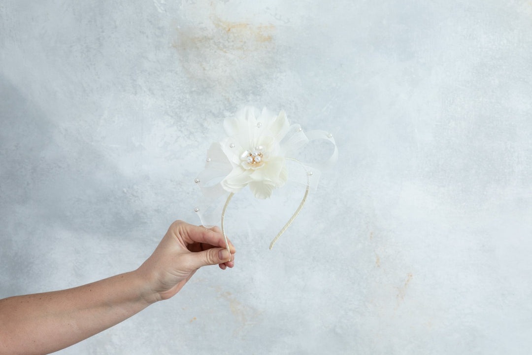 Bow ivory fascinator - OlhaHeadband