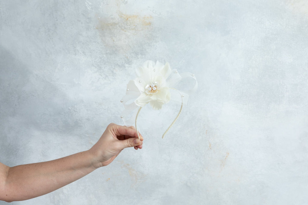 Bow ivory fascinator - OlhaHeadband