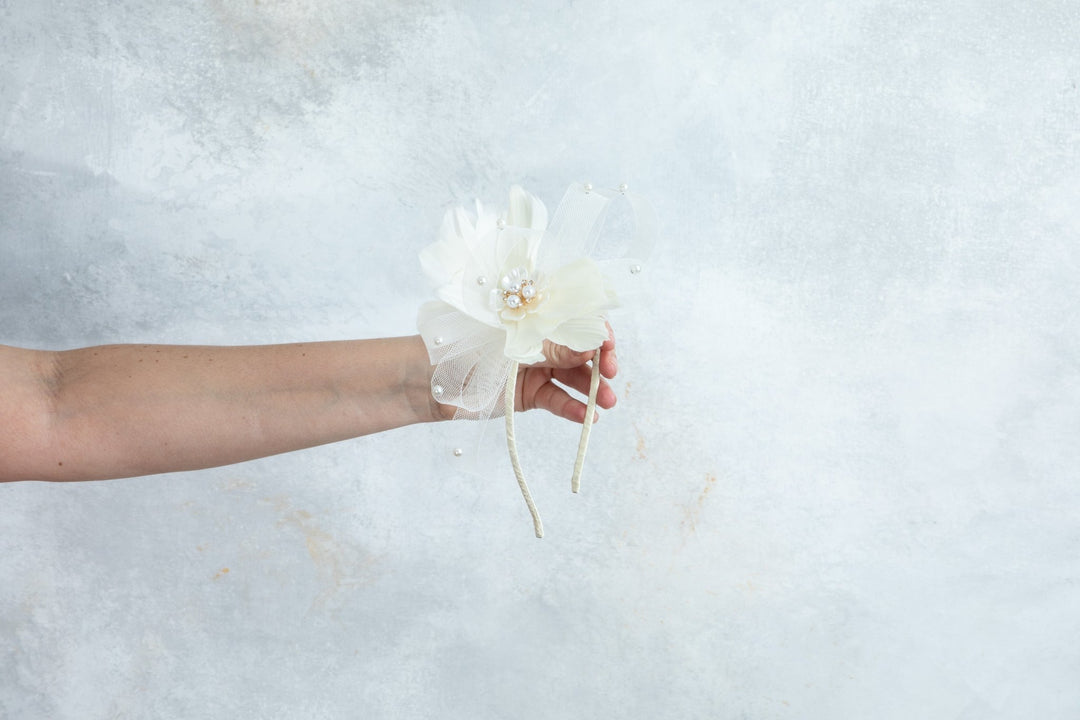 Bow ivory fascinator - OlhaHeadband