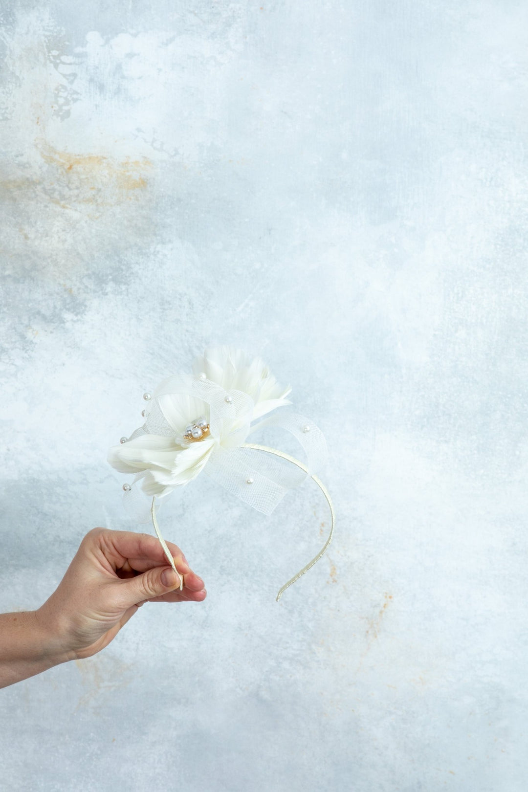 Bow ivory fascinator - OlhaHeadband