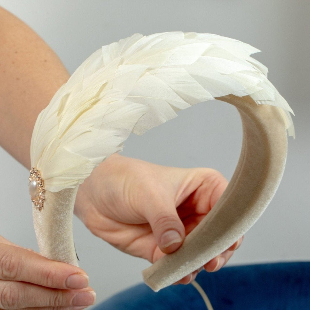 CREAM FEATHER FASCINATOR - OlhaHeadband