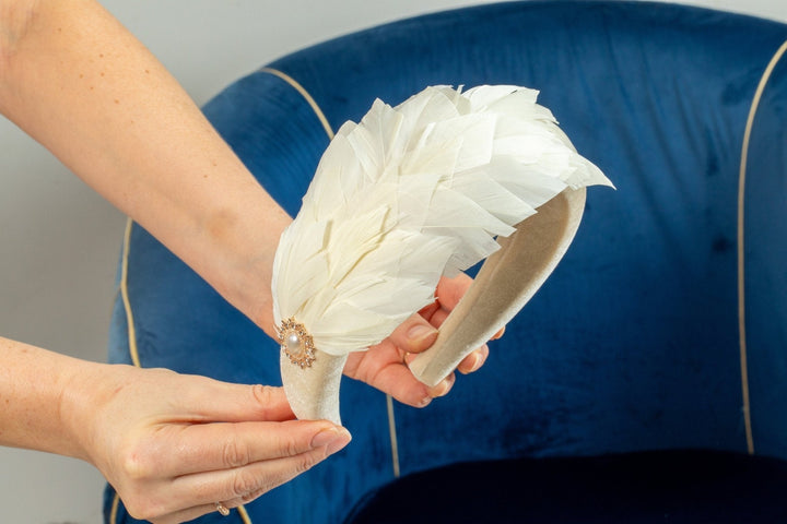 CREAM FEATHER FASCINATOR - OlhaHeadband