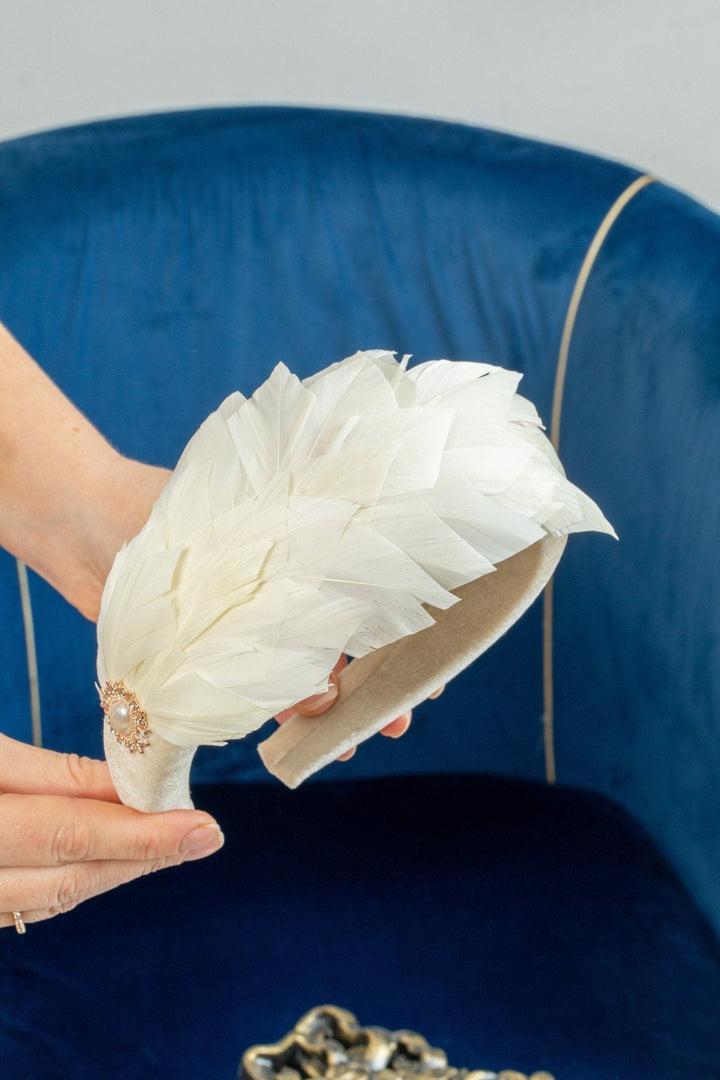 CREAM FEATHER FASCINATOR - OlhaHeadband